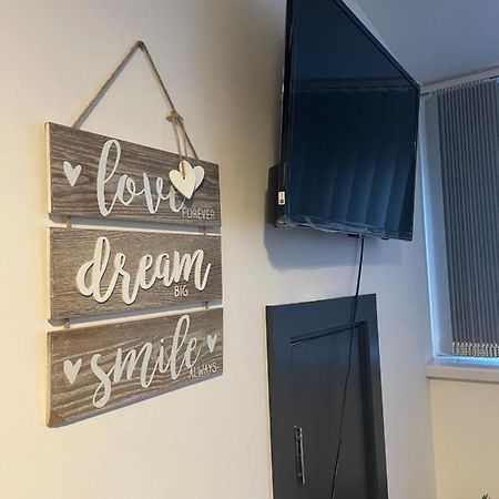 Elegant Studio1 Netflix Bathroom Close To Beach Swansea Exterior foto