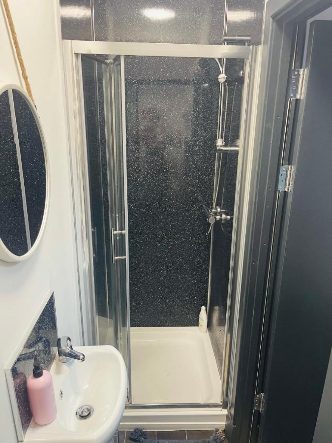 Elegant Studio1 Netflix Bathroom Close To Beach Swansea Exterior foto