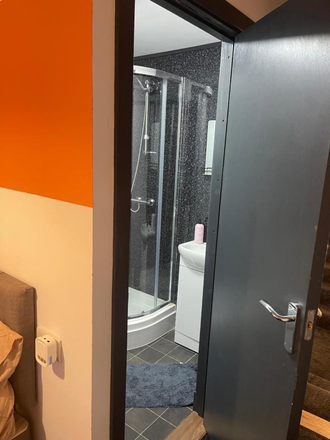 Elegant Studio1 Netflix Bathroom Close To Beach Swansea Exterior foto