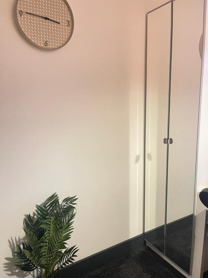 Elegant Studio1 Netflix Bathroom Close To Beach Swansea Exterior foto